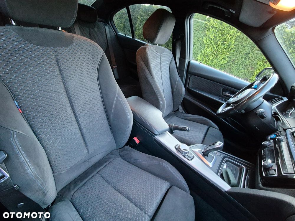 BMW Seria 3 318d Blue Performance Sport Line - 4