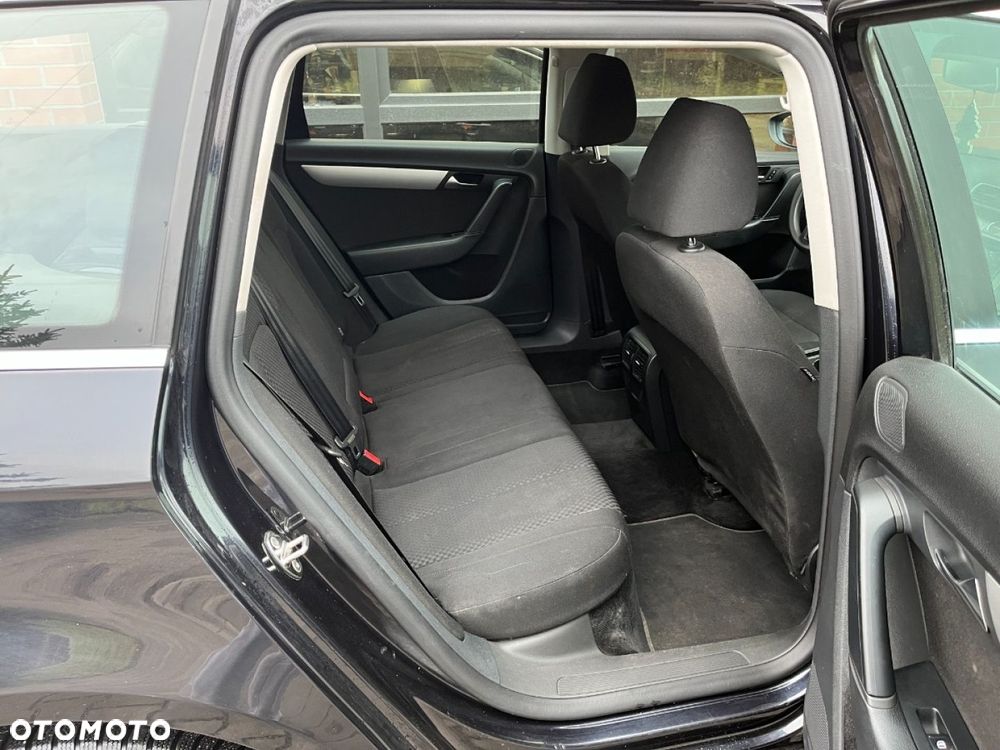 Volkswagen Passat - 20