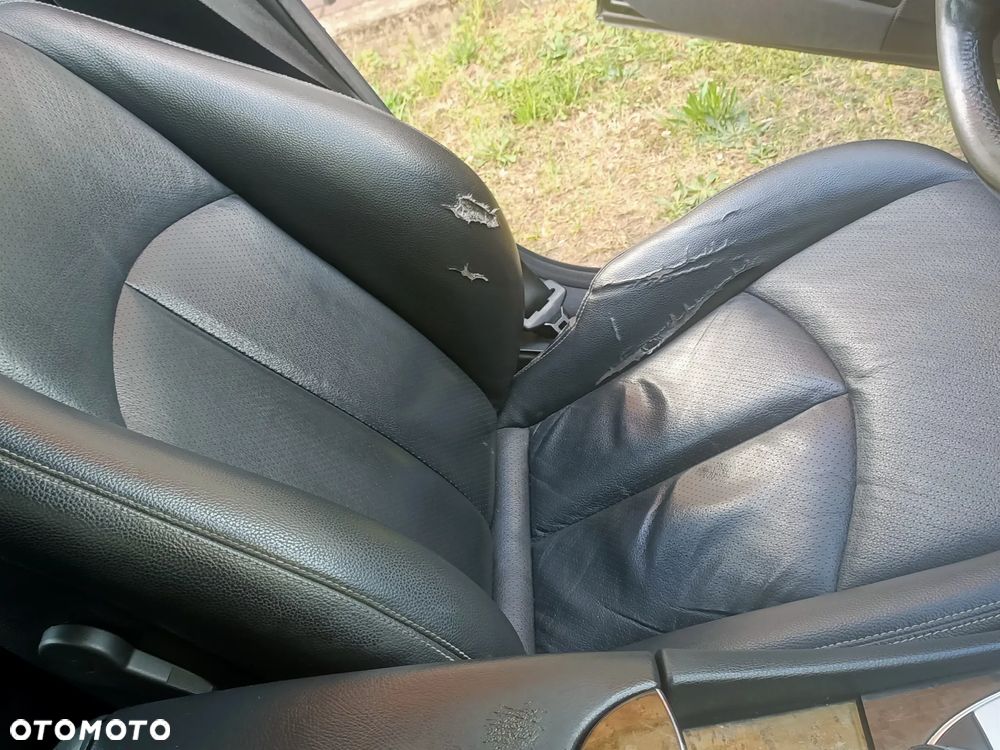 Mercedes-Benz Klasa E 200 Kompressor T Avantgarde - 17