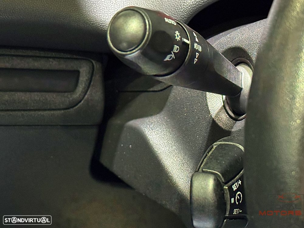 Peugeot 208 1.4 HDi SE Style - 22