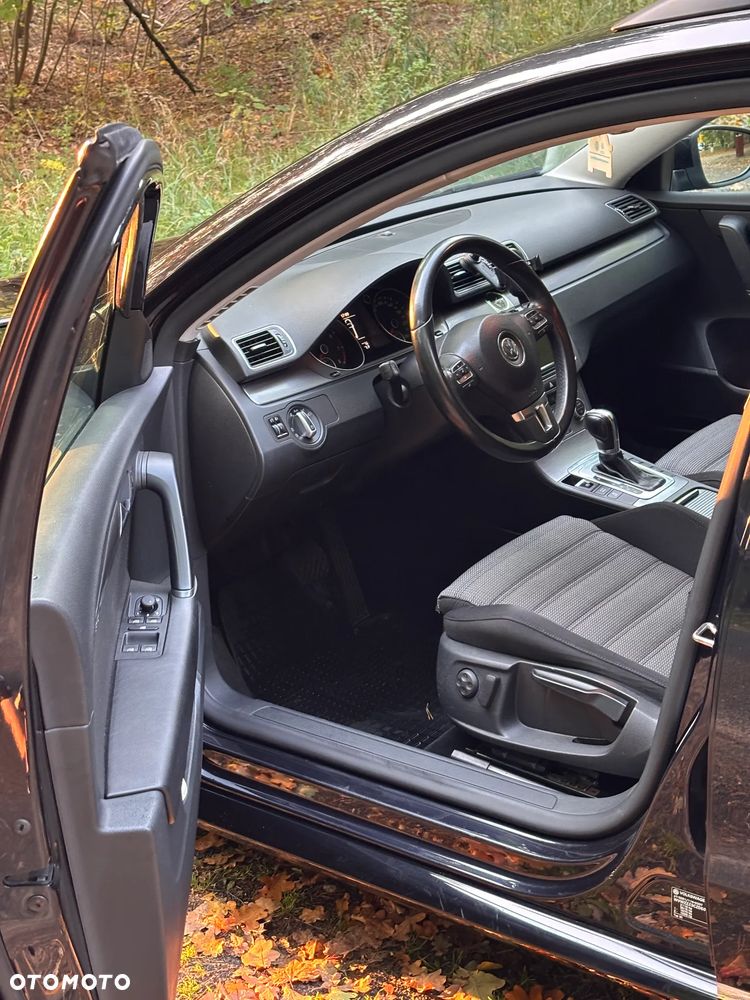 Volkswagen Passat - 24