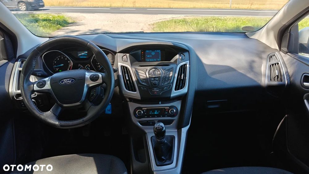 Ford Focus 1.6 Ambiente - 14