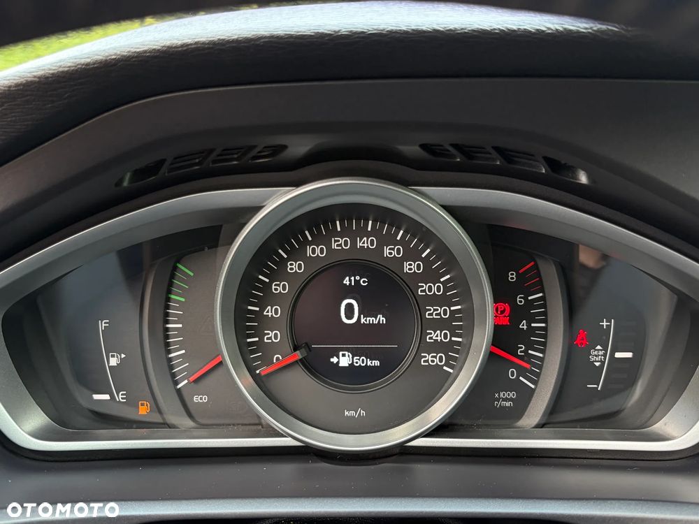 Volvo V40 T2 Momentum - 36