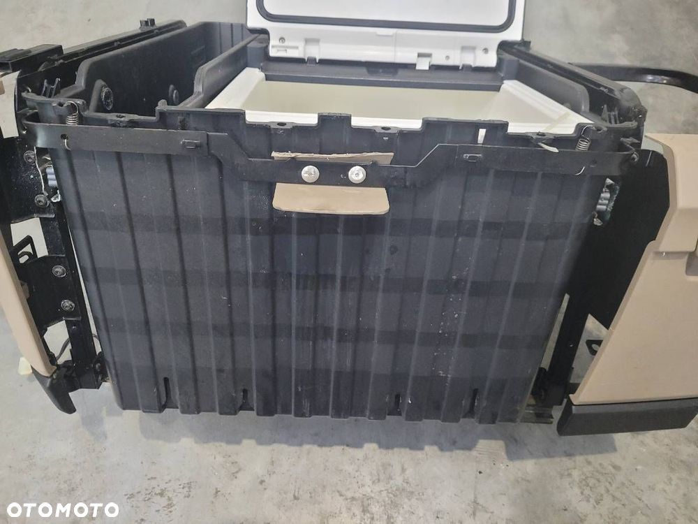 LODÓWKA SZUFLADA STELAŻ MAN TGX I - 11