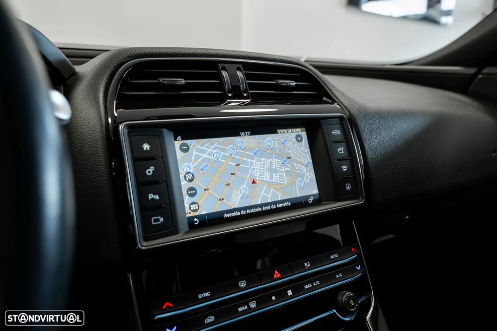 Jaguar XE 2.0 D R-Sport Aut. - 19