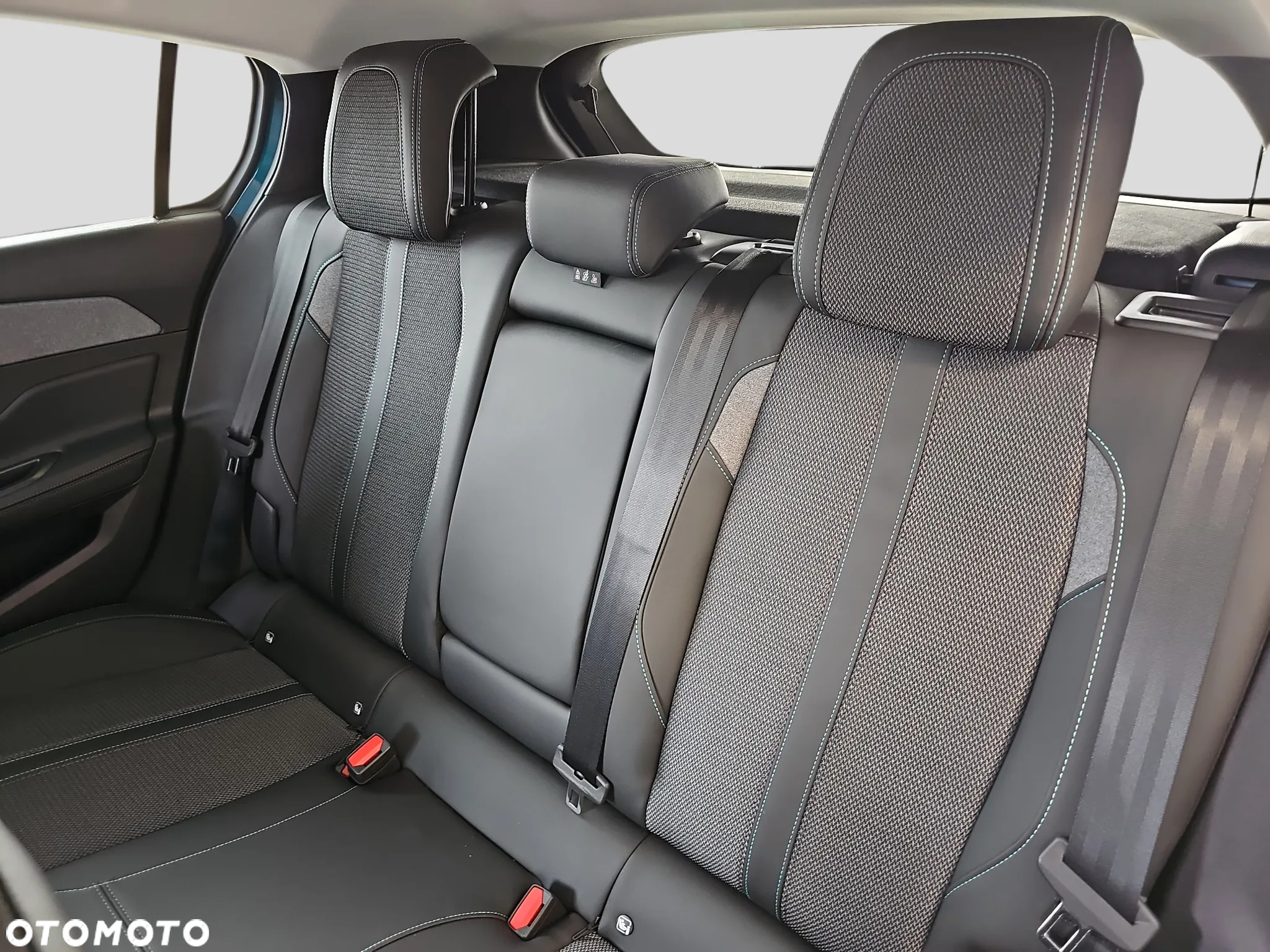 Peugeot 308 1.2 mHEV Allure S&S e-DCS6 - 16