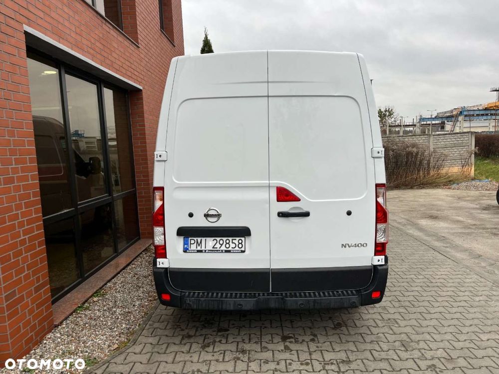 Nissan NV 400 - 6
