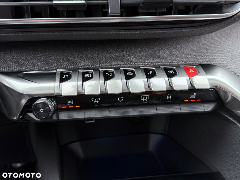 Peugeot 3008 BlueHDi 130 Stop & Start EAT8 Allure - 29