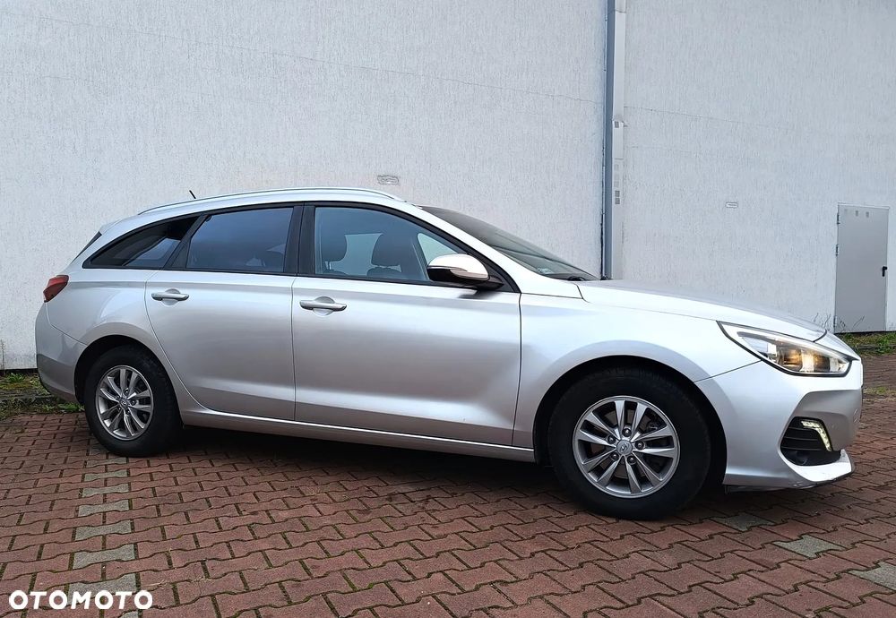 Hyundai i30 1.0 T-GDI GPF Classic + - 6