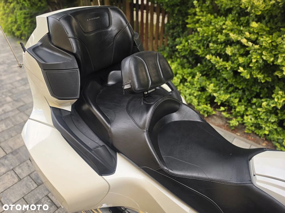 Can-Am Spyder - 9