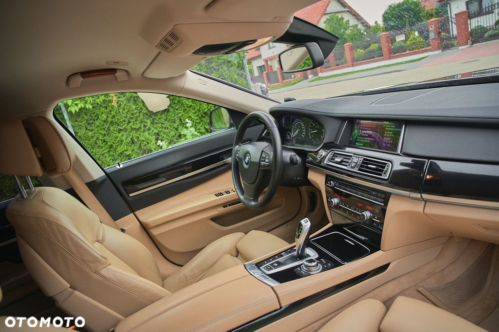 BMW Seria 7 750d xDrive - 30