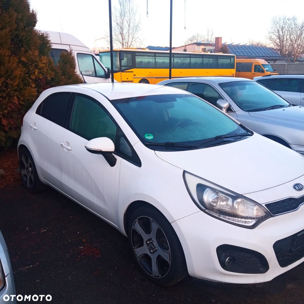 Kia Rio - 3