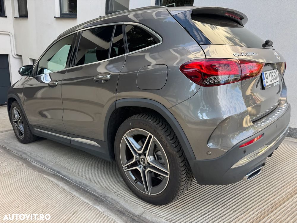 Mercedes-Benz GLA - 13
