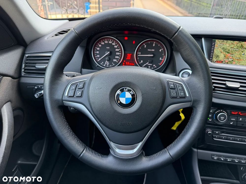 BMW X1 xDrive18d xLine - 8