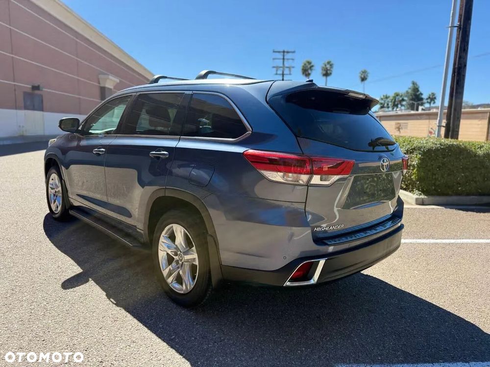 Toyota Highlander - 4