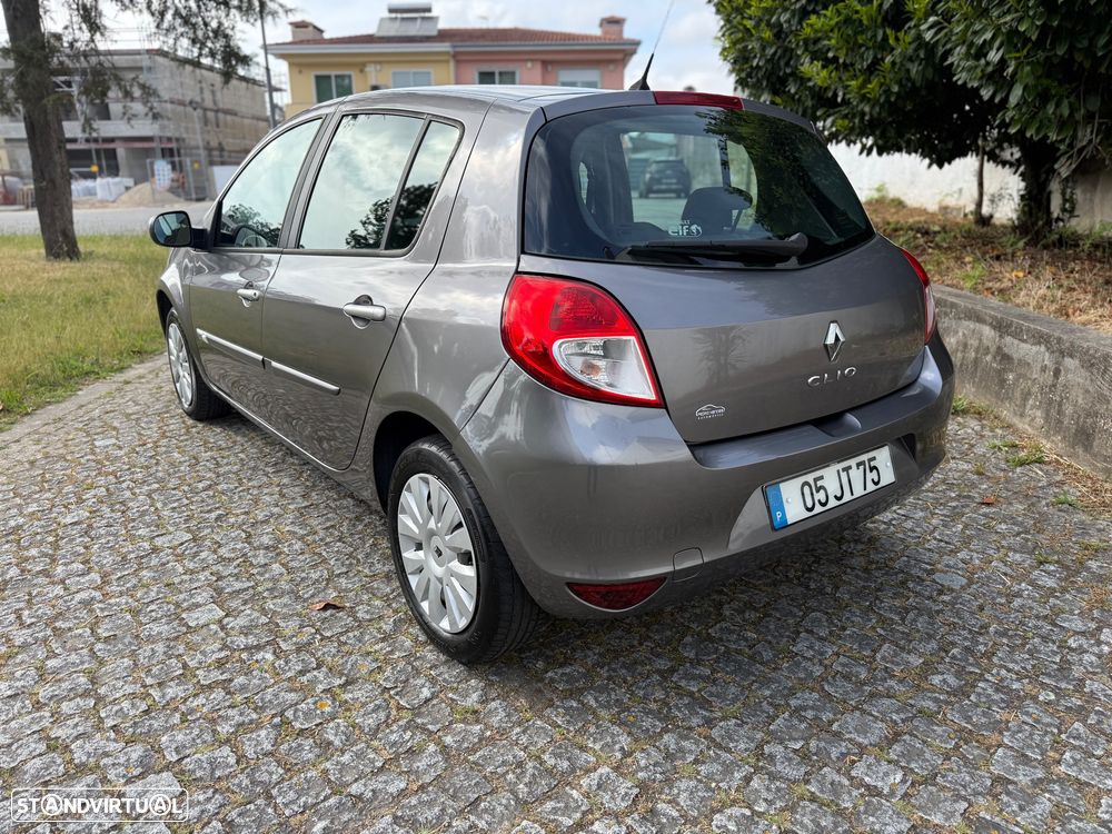 Renault Clio 1.2 16V Dynamique S - 3