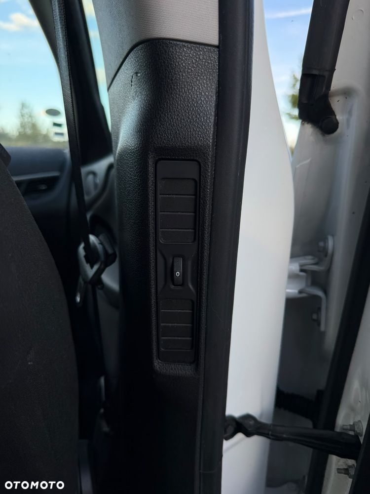 Opel Zafira - 35