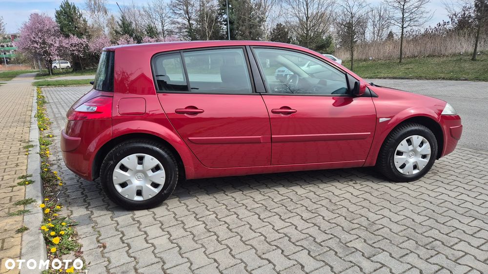 Renault Megane 1.6 Dynamique - 12