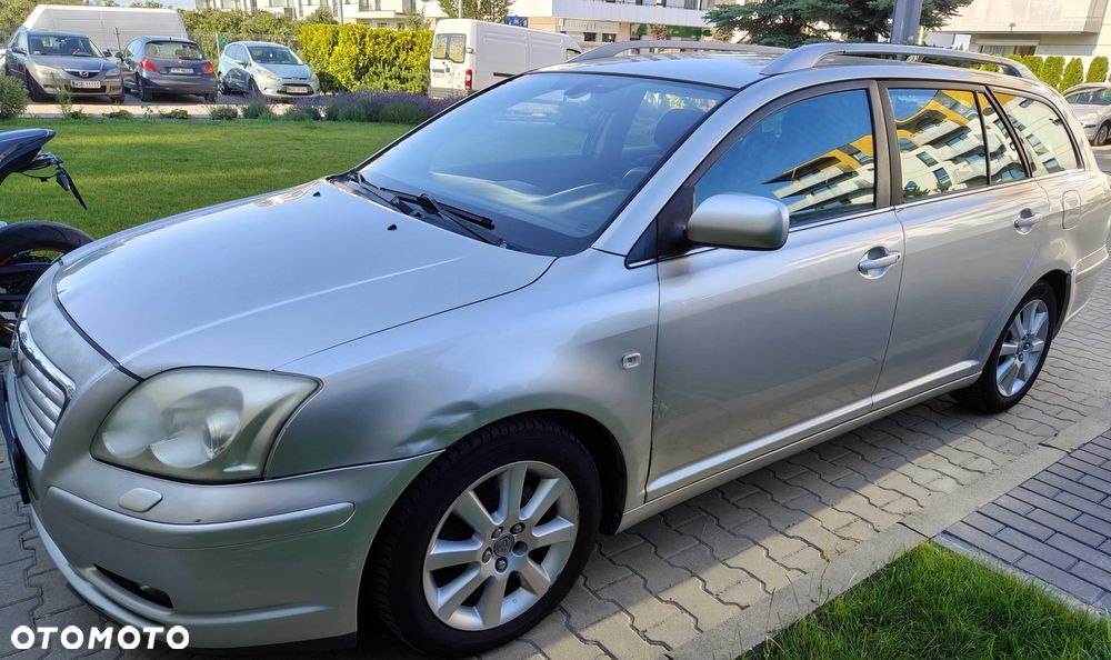Toyota Avensis - 2