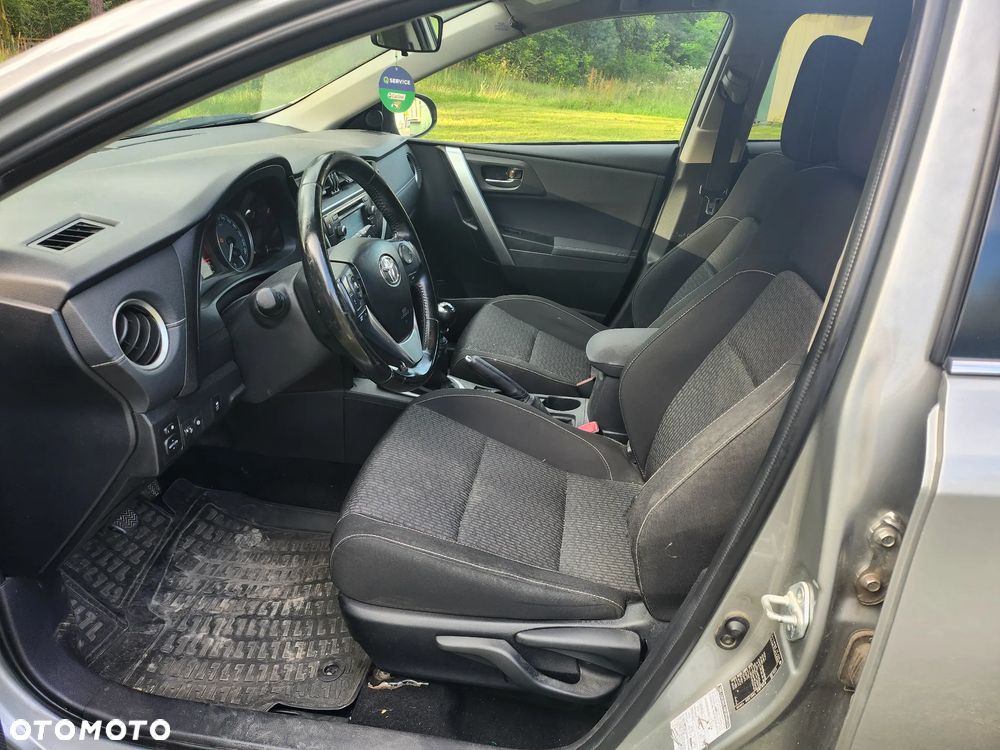Toyota Auris 2.0 D-4D Premium - 8