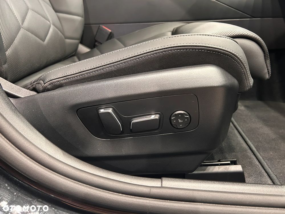BMW Seria 5 540d xDrive mHEV - 19