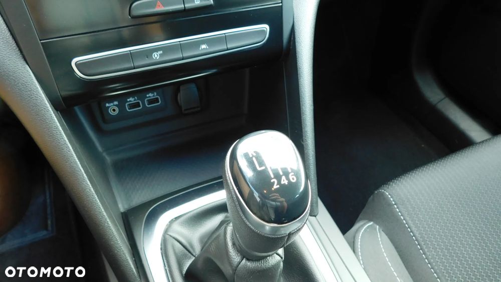 Renault Megane 1.5 Blue dCi Intens - 11