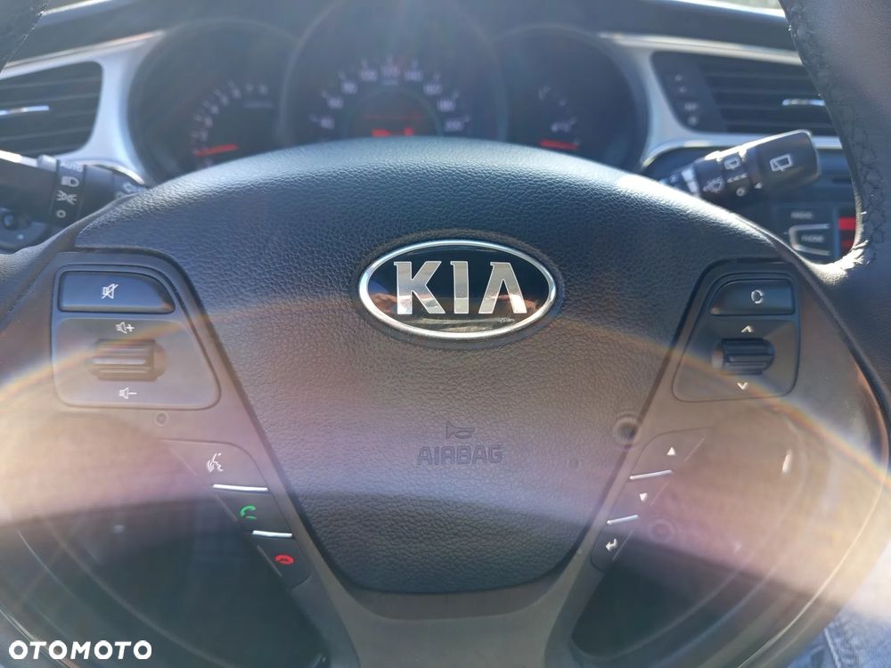 Kia Ceed - 13