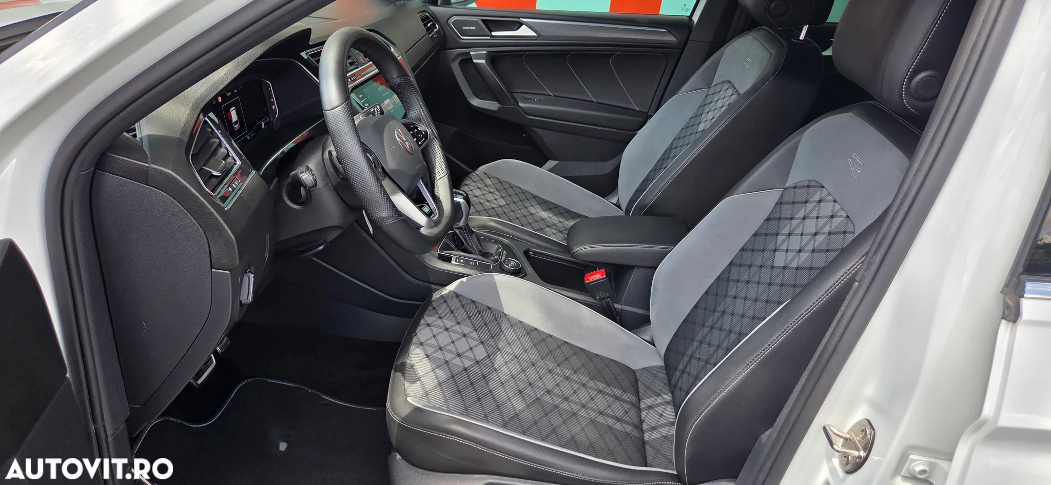 Volkswagen Tiguan Allspace 2.0 TSI 4Mot DSG R-Line - 11
