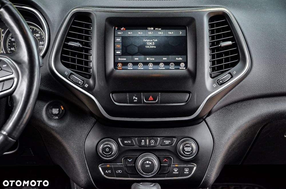 Jeep Cherokee - 28