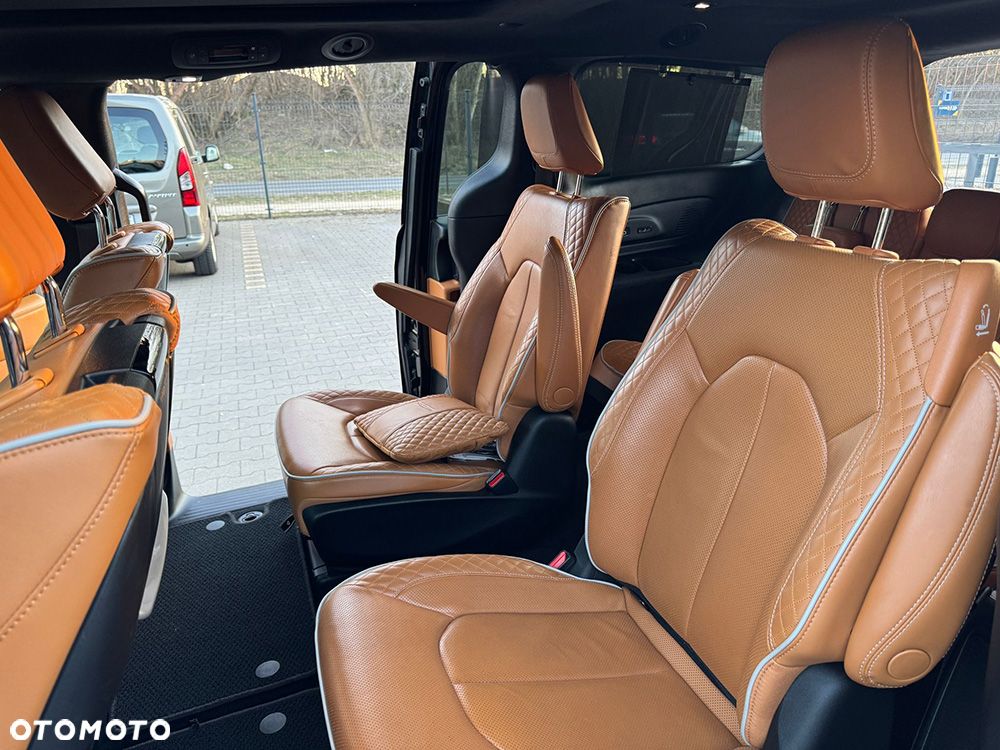 Chrysler Pacifica - 19