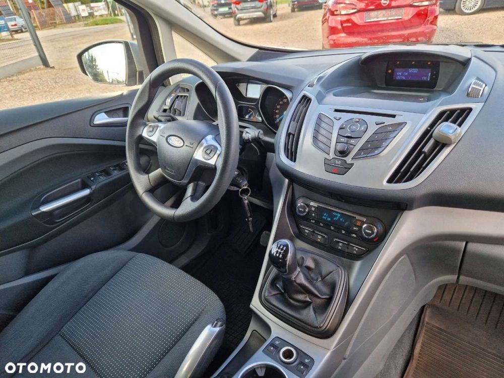 Ford Grand C-MAX - 23