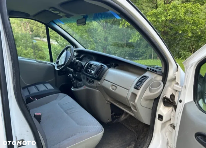 Renault trafic vivaro primastar 6 osob - 9