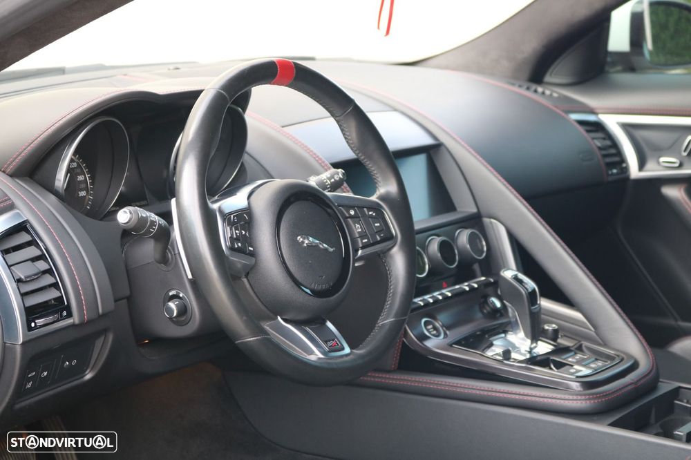 Jaguar F-Type 2.0 Aut. Chequered Flag - 22