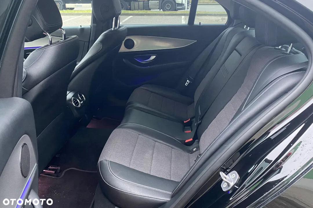 Mercedes-Benz Klasa E 220 d 9G-TRONIC - 13