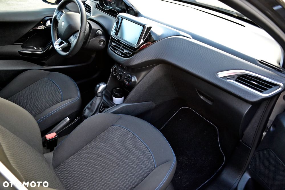 Peugeot 208 - 14