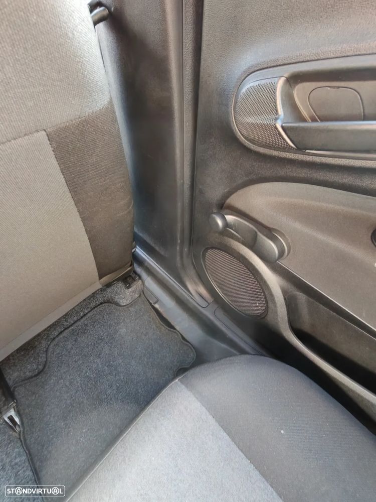 Fiat Punto 1.3 M-Jet Easy S&S - 13