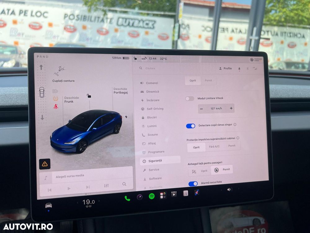 Tesla Model 3 - 29