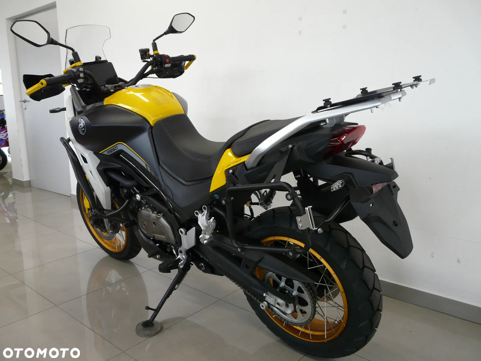QJMOTOR SVT 650X - 27
