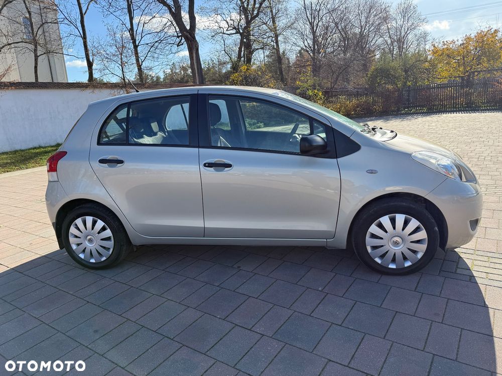 Toyota Yaris 1.33 Luna - 2