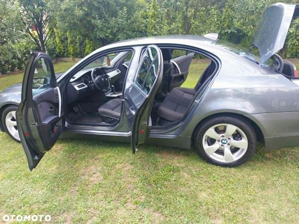 BMW Seria 5 525i - 2