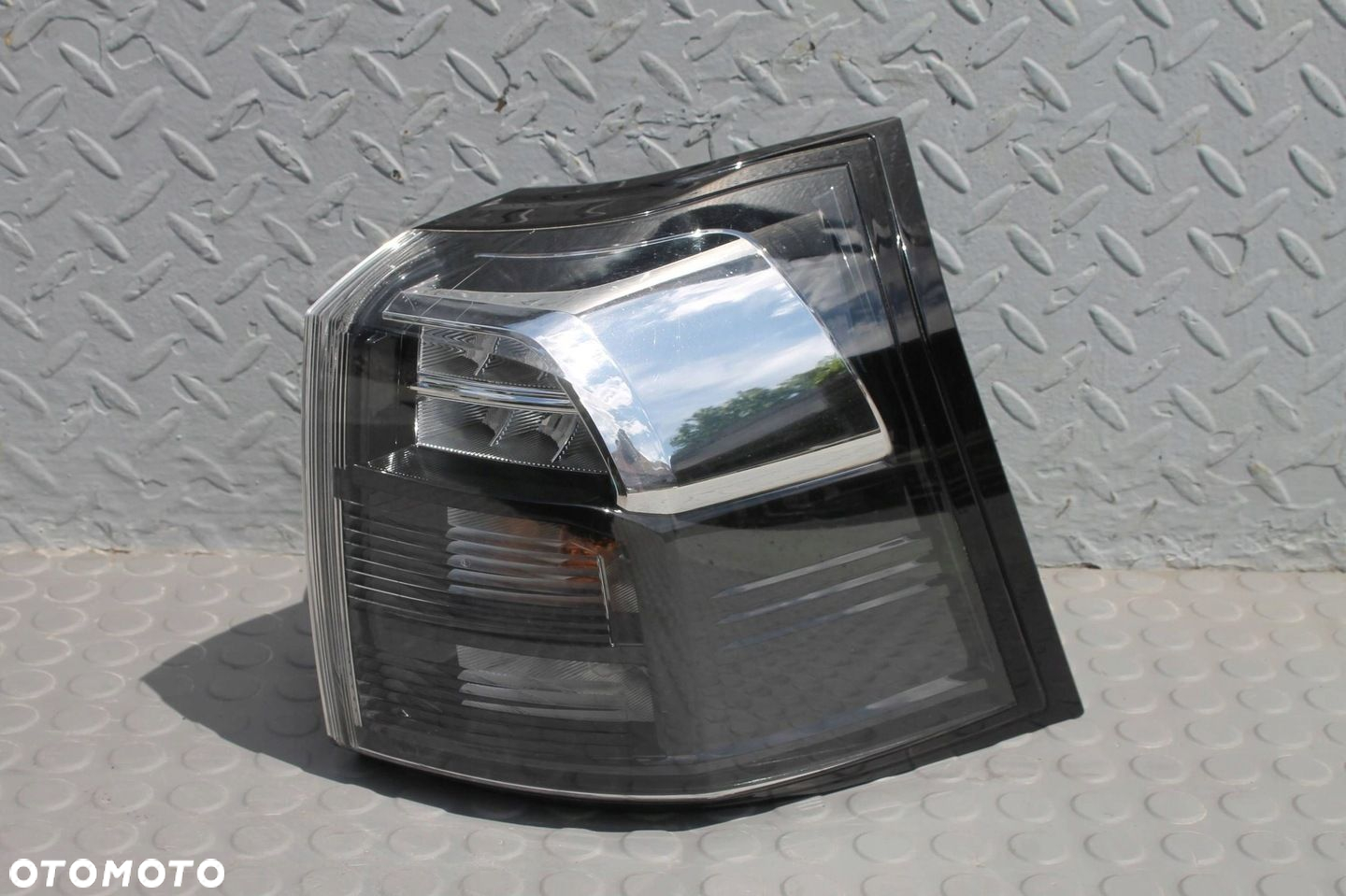 LAMPA W BŁOTNIK PRAWY TYŁ PRAWA TYLNA SUZUKI SX4 S-CROSS II 21- - 4