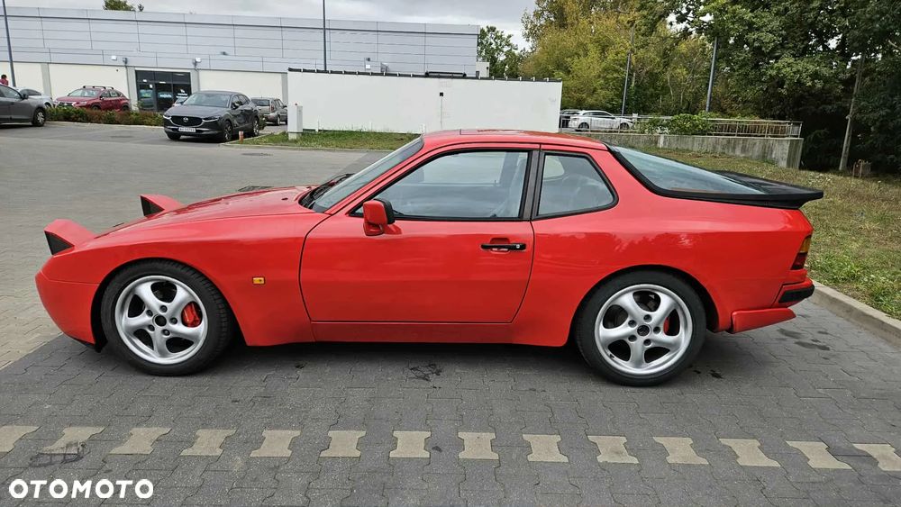 Porsche 944 - 1