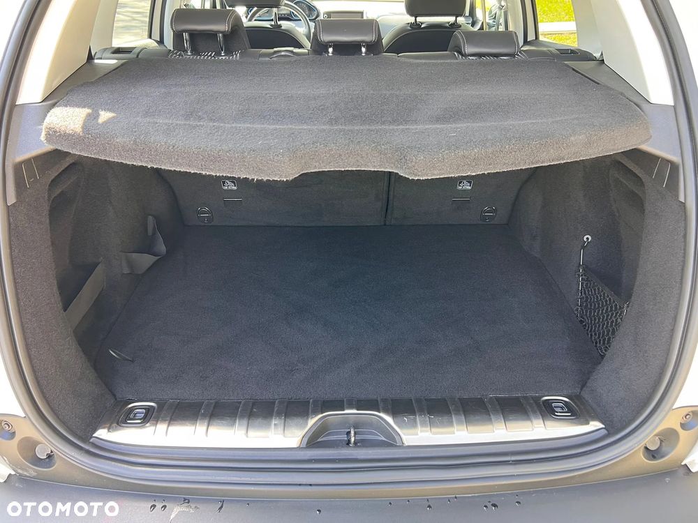 Peugeot 2008 1.6 BlueHDi Allure - 11