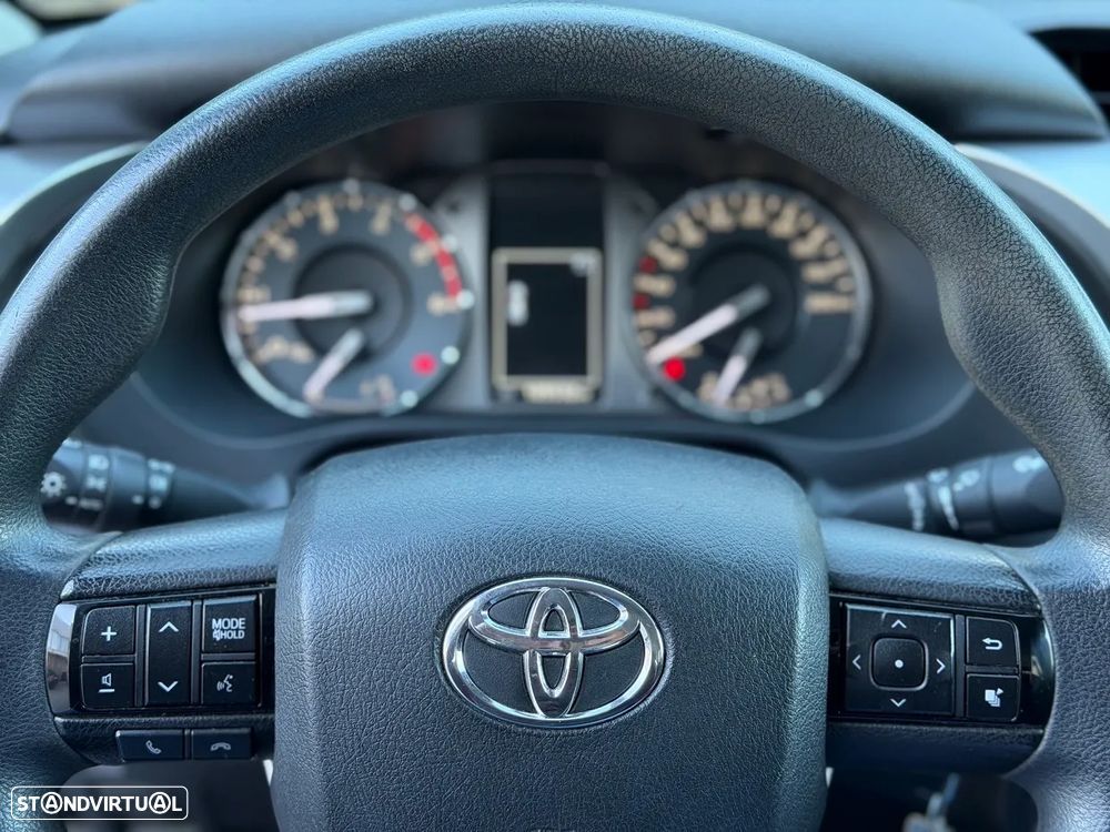 Toyota Hilux 2.4 D-4D CD 5L - 11