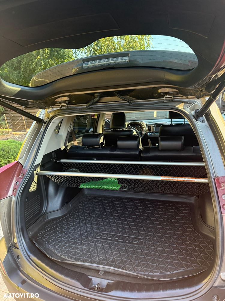 Toyota RAV4 2.2L D-CAT A/T Luxury - 14