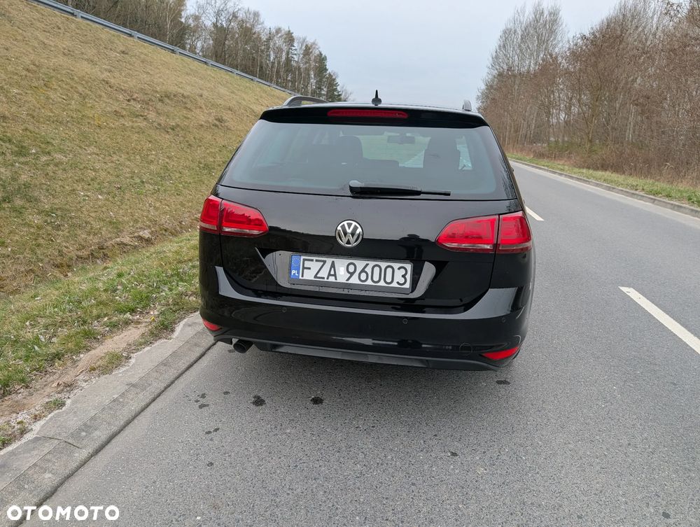 Volkswagen Golf 1.6 TDI BlueMotion Technology Comfortline - 11