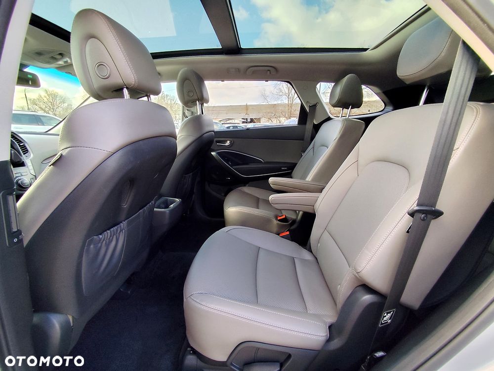 Hyundai Grand Santa Fe - 8