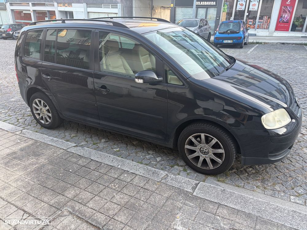 VW Touran 2.0 TDI Highline 5L - 2