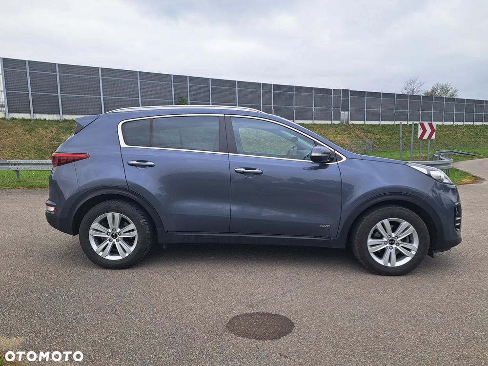 Kia Sportage 2.0 CRDI 4WD Automatik Dream-Team Edition - 4