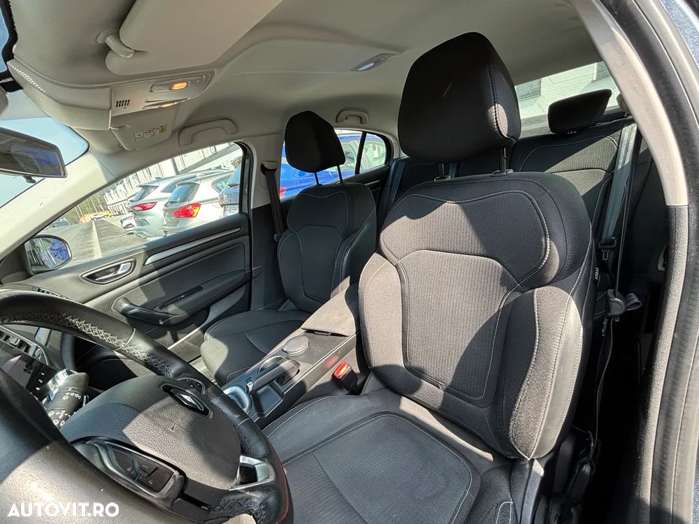 Renault Megane TCe 140 EDC GPF Zen - 11